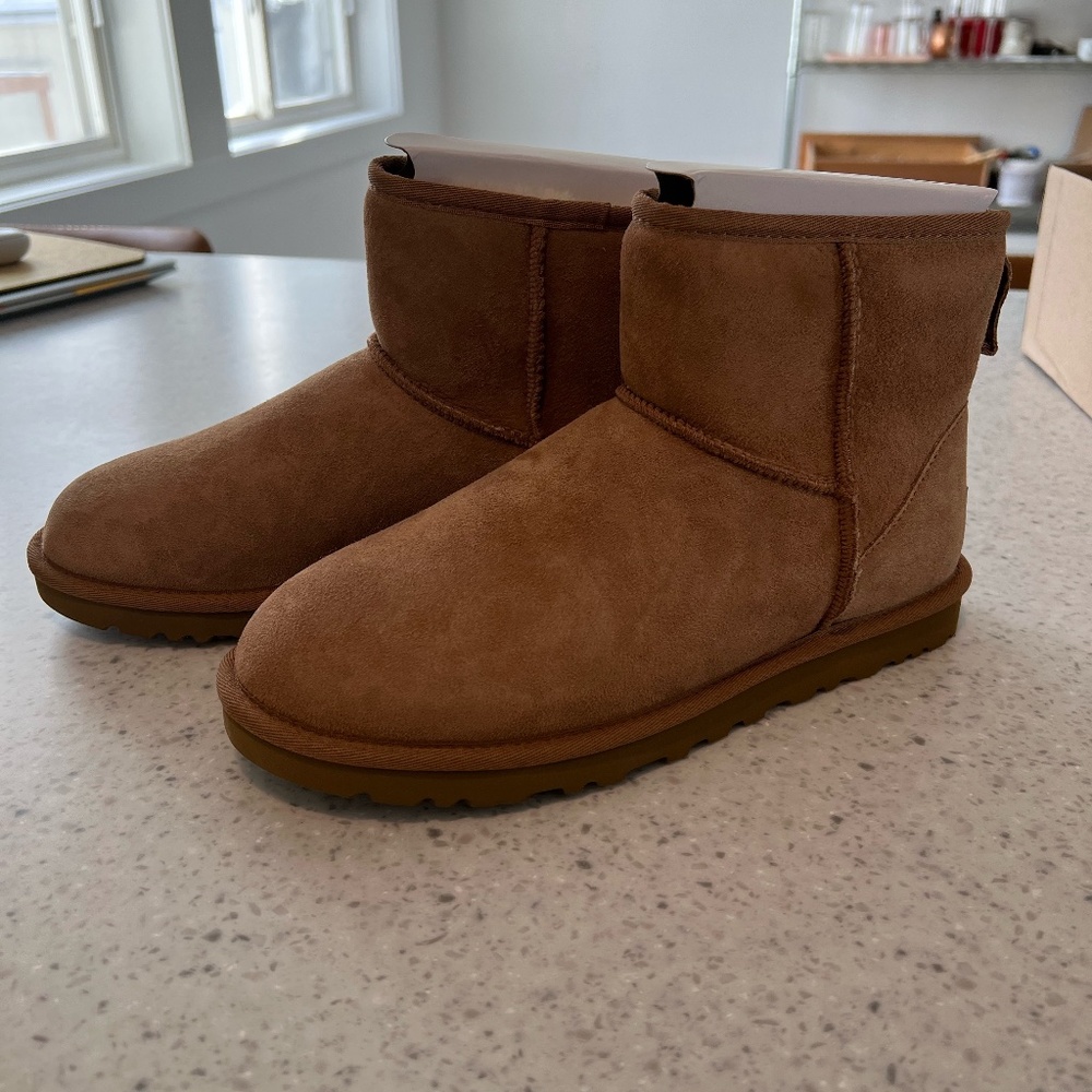 Ugg Mini II - Chestnut size 8